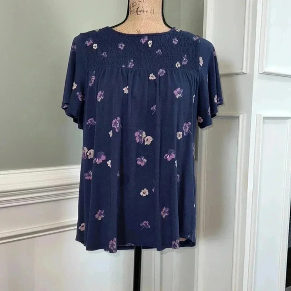 Old Navy Blue Floral Smocked Babydoll Top | Size SP PTP 21” - Picture 3 of 11